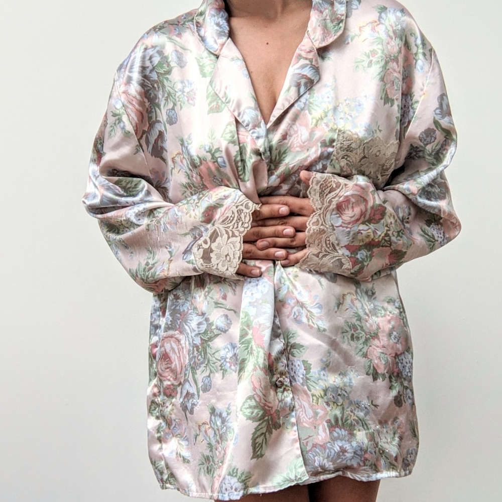 🖤 Vintage Satin Chemise